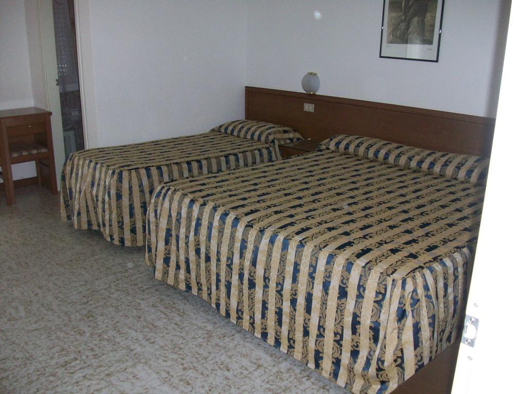 Hotel Santorotto Di Fabio Terrosi Sinalunga Room photo