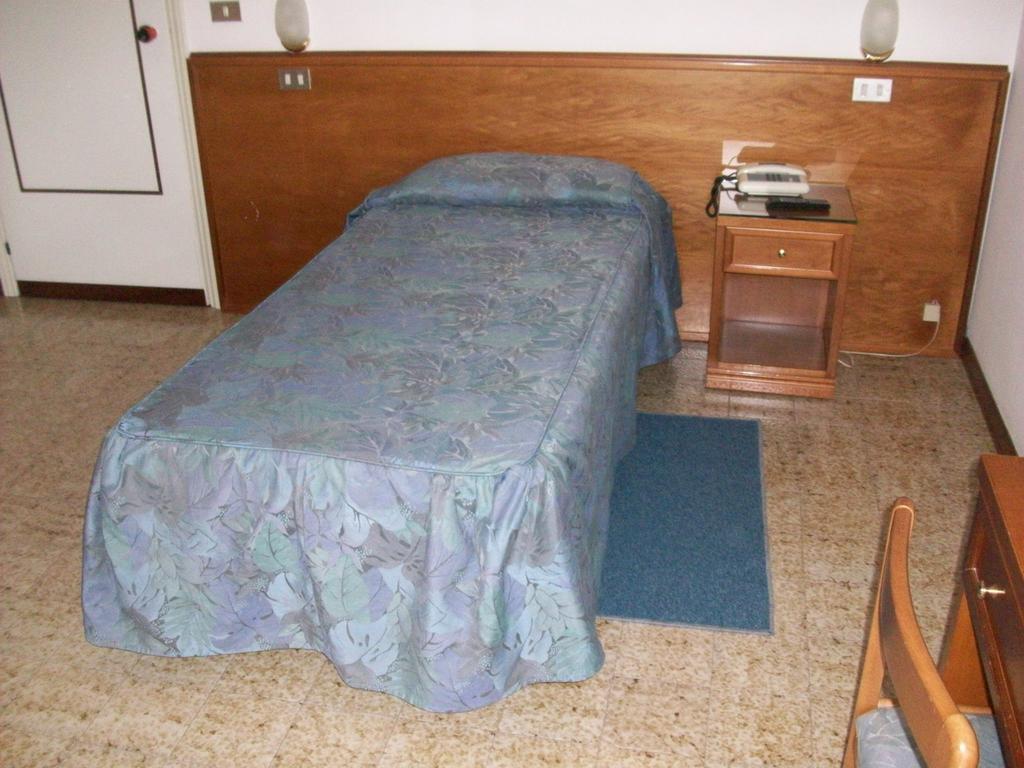 Hotel Santorotto Di Fabio Terrosi Sinalunga Room photo
